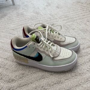 Air Force 1 Shadow SE Pixel Swoosh Barely Green CV8480-300 - Size Women’s 7